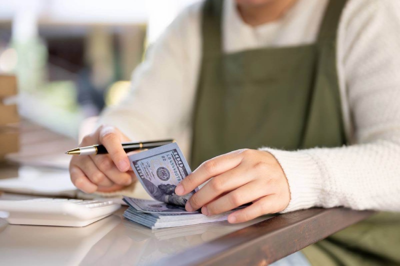 How Much Cash Should A Business Have On Hand? 5 Star Accounting & Business Solutions LLC’s Guide for Roseville Businesses